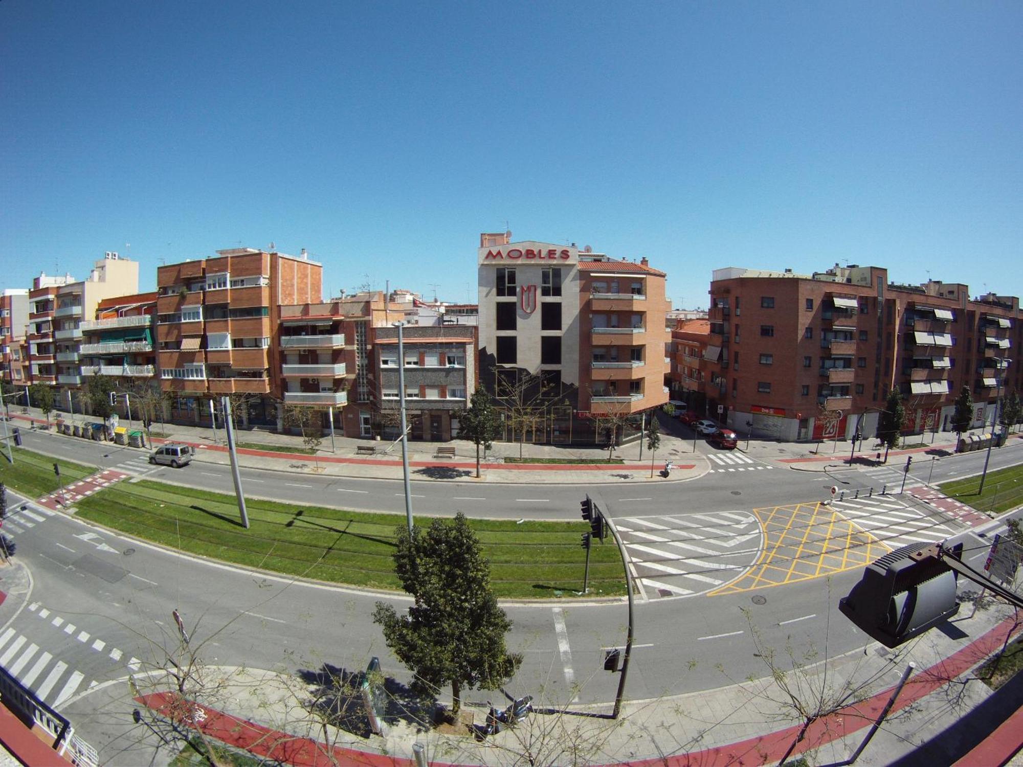 Hostal Restaurante Cornella Cornellà de Llobregat Exterior foto